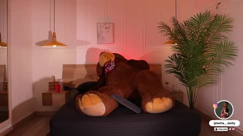 Snapshot of bella__donne chatting on 10.31.25 online show from 10.31.25