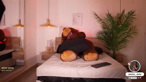 Snapshot of bella__donne chatting on 11.07.25 online show from 11.07.25