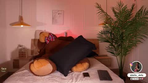 Snapshot of bella__donne chatting on 11.11.25 online show from 11.11.25