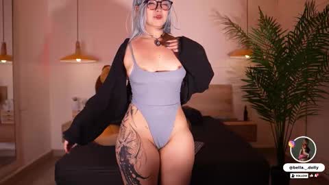 Snapshot of bella__donne chatting on 11.12.25 online show from 11.12.25