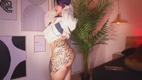 Snapshot of bella__donne chatting on 11.22.25 online show from 11.22.25