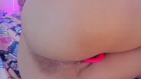 Snapshot of bella__sweets chatting on 02.05.25 Melanie online show from 02.05.25