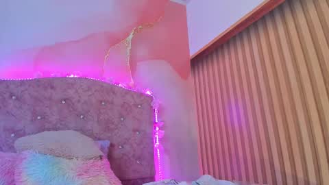 Snapshot of bella__sweets chatting on 03.08.25 Melanie online show from 03.08.25