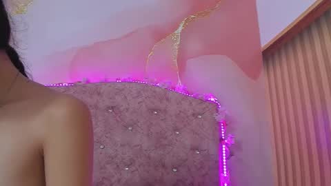 Snapshot of bella__sweets chatting on 11.25.25 Melanie online show from 11.25.25