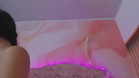 Snapshot of bella__sweets chatting on 11.29.25 Melanie online show from 11.29.25