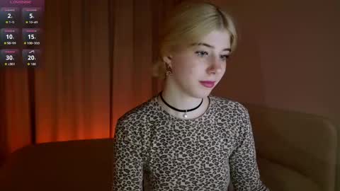 Snapshot of bella_amoury chatting on 05.18.26 Bella online show from 05.18.26