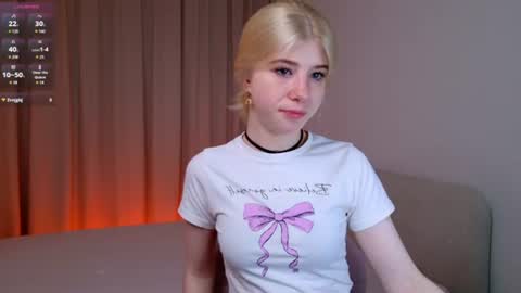 Snapshot of bella_amoury chatting on 07.13.26 Bella online show from 07.13.26