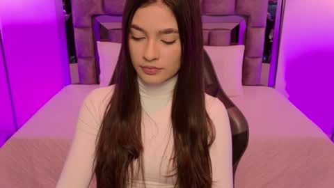 Bella  online show from 11.14.25