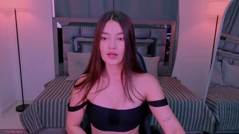 Snapshot of bella_clark2 chatting on 07.18.26 Bella online show from 07.18.26