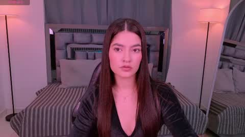 Snapshot of bella_clark2 chatting on 07.19.26 Bella online show from 07.19.26