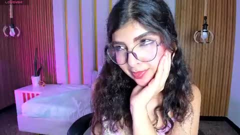 B  E  L  L  A  online show from 07.21.26