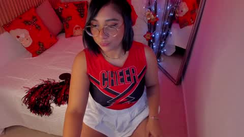Snapshot of bella_desi chatting on 12.04.24 Dessi online show from 12.04.24