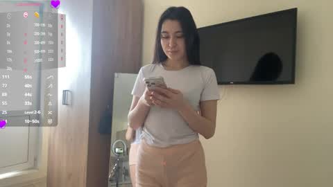 Snapshot of bella_gasp chatting on 05.12.26 Jane online show from 05.12.26