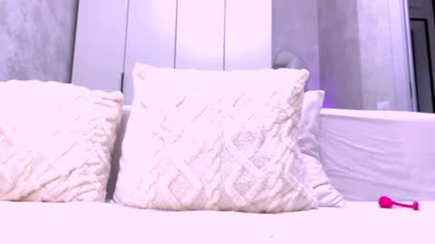 Snapshot of bella_gasp chatting on 06.11.26 Jane online show from 06.11.26