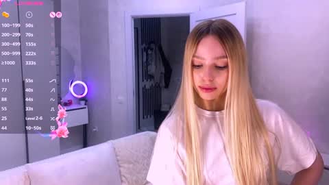 Snapshot of bella_gasp chatting on 06.14.26 Jane online show from 06.14.26