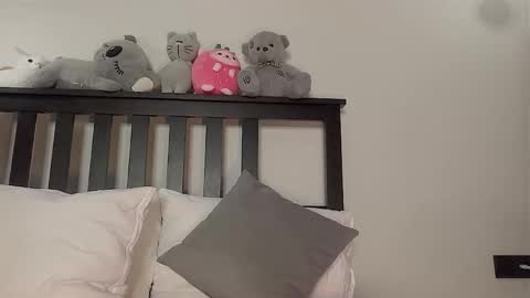 Bella next stream December 2 at 9pm gmt online show from 11.30.25