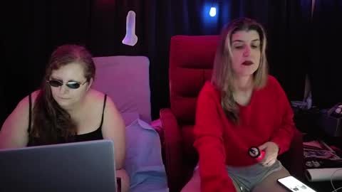 Snapshot of bella_james_1988 chatting on 09.30.25 Bella James online show from 09.30.25