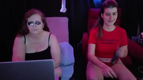 Snapshot of bella_james_1988 chatting on 10.03.25 Bella James online show from 10.03.25