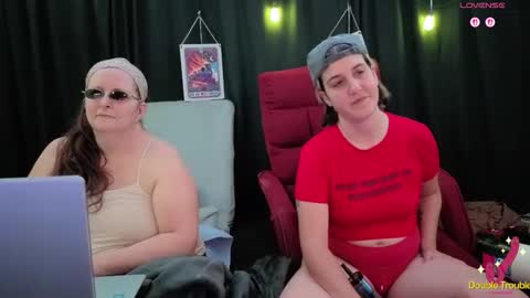 Snapshot of bella_james_1988 chatting on 12.14.25 Bella James online show from 12.14.25