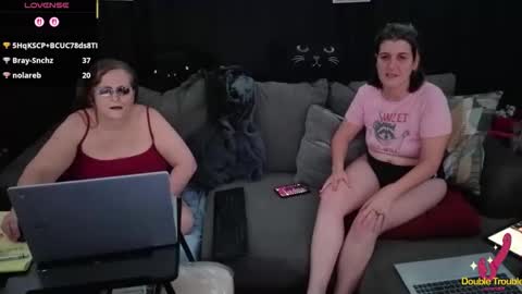 Snapshot of bella_james_1988 chatting on 12.20.25 Bella James online show from 12.20.25