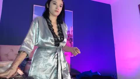 Snapshot of bella_lr chatting on 05.19.26 Valentina online show from 05.19.26
