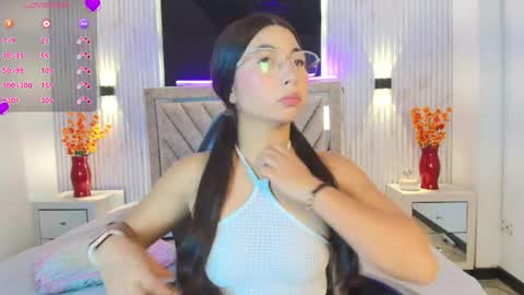 bella_martini_ online show from 04.17.26