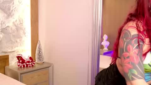 Snapshot of bella_mush chatting on 11.28.25 BELLA online show from 11.28.25