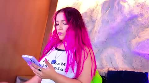 Snapshot of bella_mush chatting on 06.23.26 BELLA online show from 06.23.26