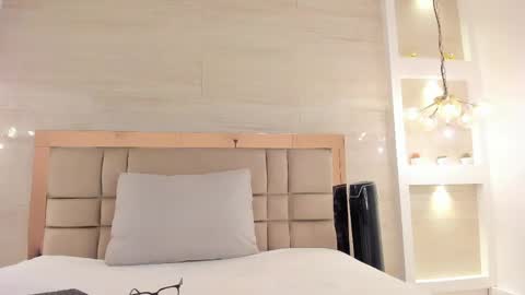  BELLA  online show from 04.15.26