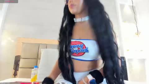 Snapshot of bella_novoa chatting on 06.12.26 BELLA online show from 06.12.26