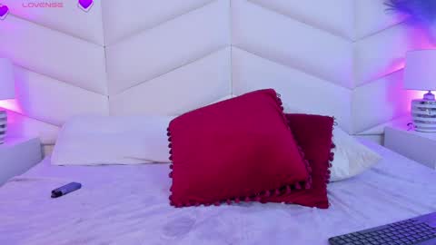 bella_peach_ online show from 03.27.26