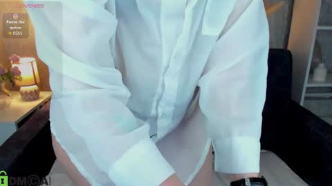 Snapshot of bella_ramsi chatting on 06.17.26 Linda Bella online show from 06.17.26