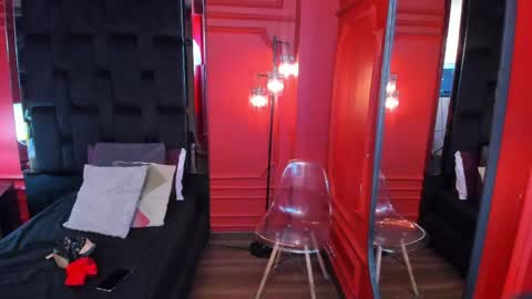 Bella Riviera online show from 04.25.26