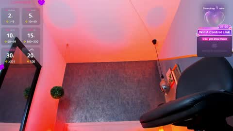 Snapshot of bella_salvatore chatting on 12.14.24 online show from 12.14.24