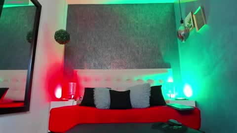 Snapshot of bella_salvatore chatting on 01.09.25 online show from 01.09.25