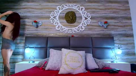 Snapshot of bella_salvatore chatting on 02.19.25 online show from 02.19.25