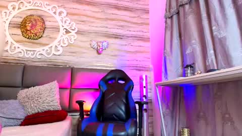 Snapshot of bella_salvatore chatting on 09.26.25 online show from 09.26.25