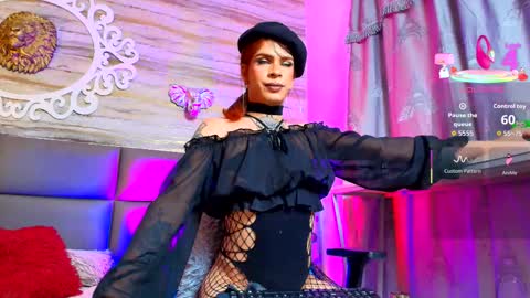 Snapshot of bella_salvatore chatting on 09.28.25 online show from 09.28.25