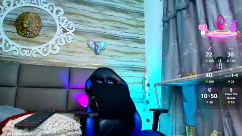 Snapshot of bella_salvatore chatting on 10.07.25 online show from 10.07.25