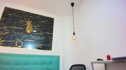 Snapshot of bella_salvatore chatting on 11.04.25 online show from 11.04.25