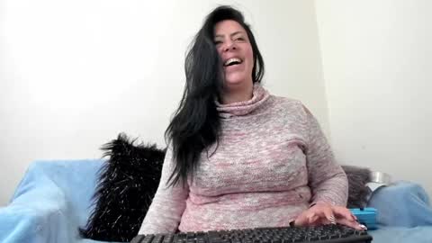 Bella Smith online show from 12.07.24