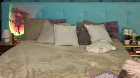 Bella online show from 11.14.25