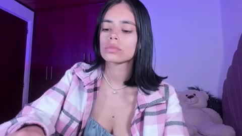 Snapshot of bella_sun_ chatting on 02.14.25 Valeria Model Independent online show from 02.14.25