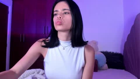 Snapshot of bella_sun_ chatting on 02.19.25 Valeria Model Independent online show from 02.19.25