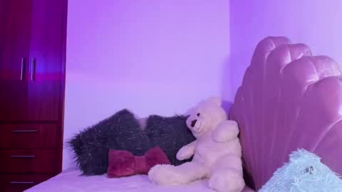 Snapshot of bella_sun_ chatting on 09.23.25 Valeria Model Independent online show from 09.23.25