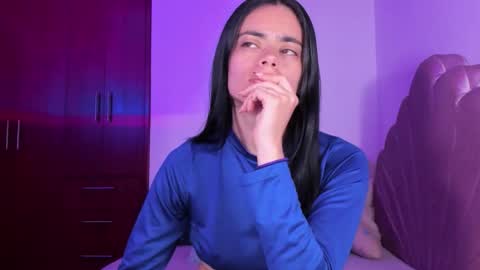 Snapshot of bella_sun_ chatting on 10.19.25 Valeria Model Independent online show from 10.19.25