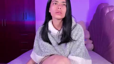 Snapshot of bella_sun_ chatting on 10.25.25 Valeria Model Independent online show from 10.25.25