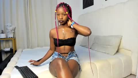 Bella sweetpea online show from 07.16.26