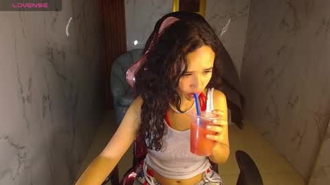 Snapshot of bella_vibes_s chatting on 12.05.25 Bella online show from 12.05.25