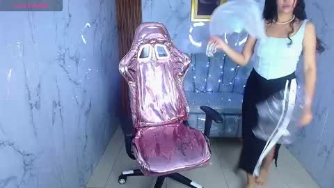 Snapshot of bella_vibes_s chatting on 01.05.26 Bella online show from 01.05.26